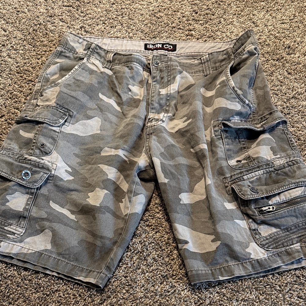 Iron Co. Men's Camouflage Cargo Shorts